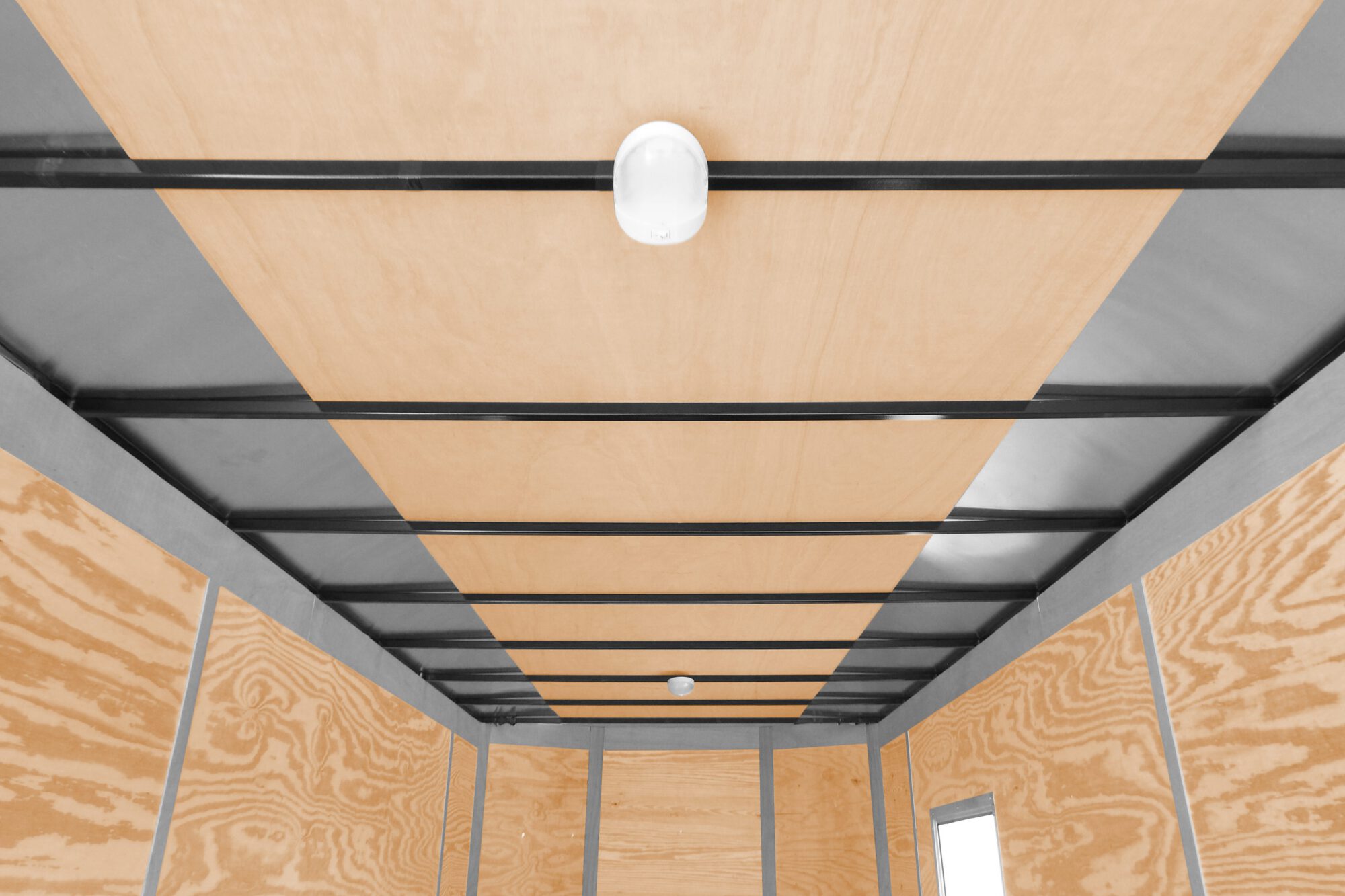 Midsota SLE Series Enclosed Tilt Utility Trailer Interior Roof